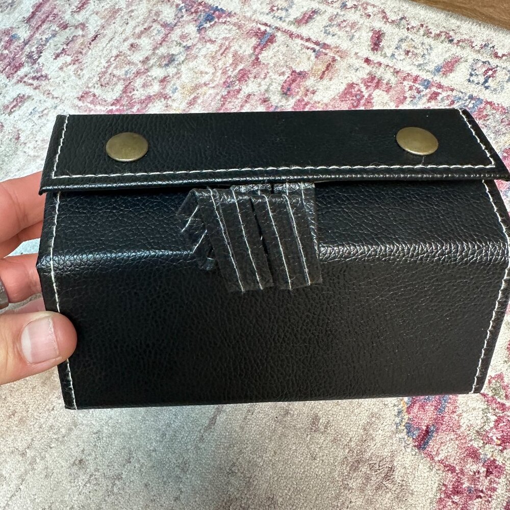 3 Slot Sunglasses/Glasses Organizer Portable In Great Shape!!